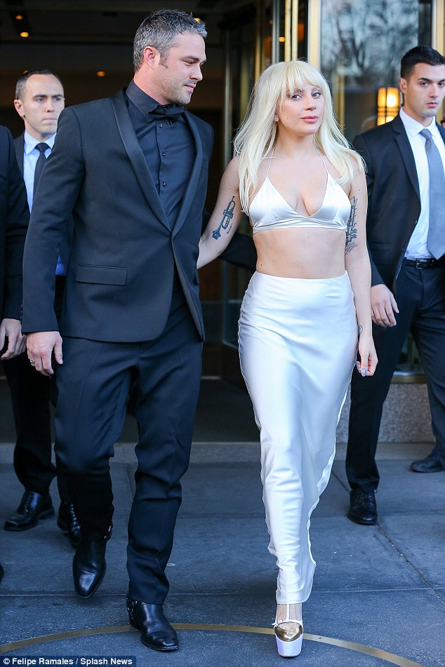 2F49728B00000578-0-image-a-56_1449855683058