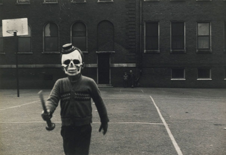 scary-vintage-halloween-creepy-costumes-21-57f64ea45a10e__605_84197300